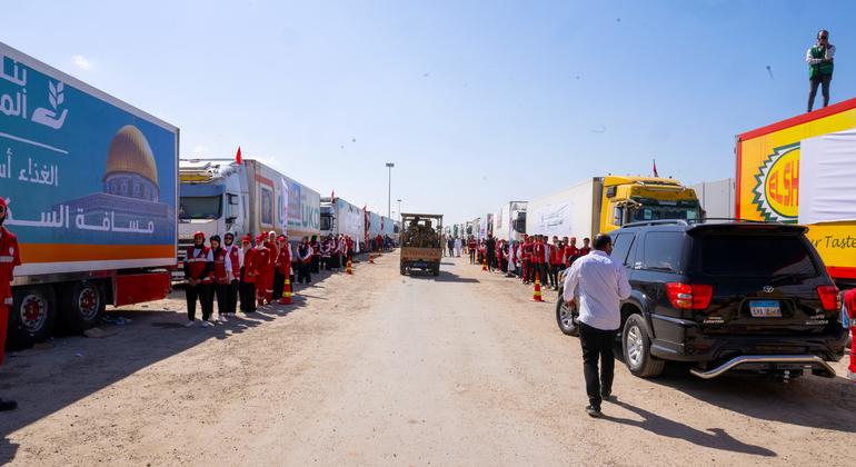 Second aid convoy ‘another glimmer of hope for millions in