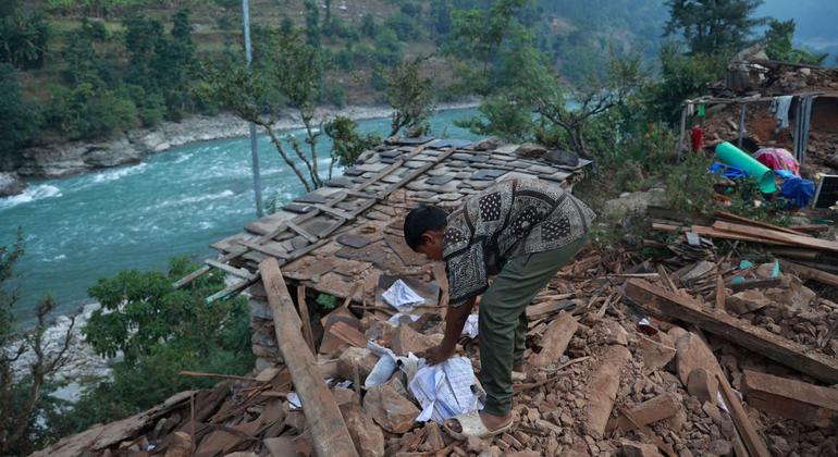 Nepal quake UN response continues as aftershocks leave families traumatized