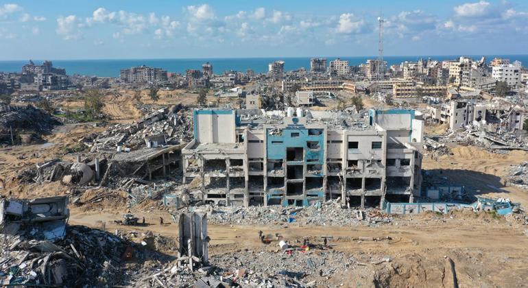 Gaza ‘buffer zone possible war crime UN human rights chief