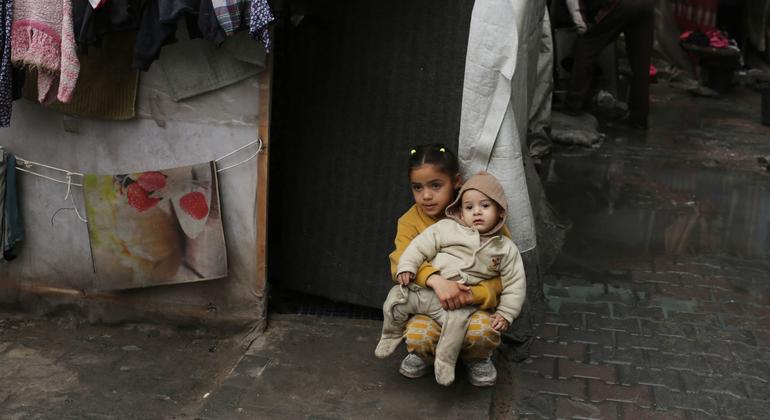 Gaza Aid missions constantly under threat warns UN humanitarian chief